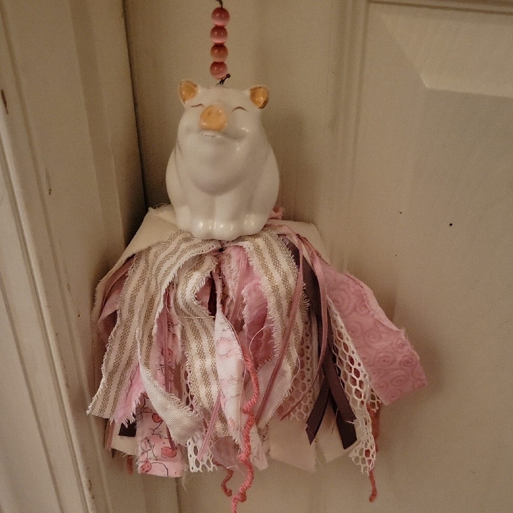 Hand Crafted Pink and Cream Fabric Tassel with Ceramic Bird - Picture 2 of 7